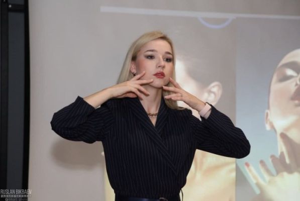 Айза, рост: 163, вес: 58 - госпожа БДСМ, закажите онлайн