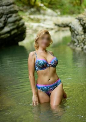 Злата - полная лесби проститутка в Москве