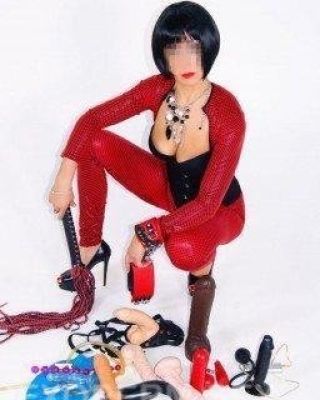 Ирэн, 32 лет — минет в машине